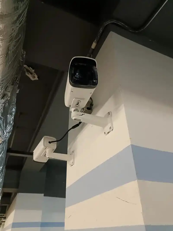 安裝監(jiān)控?cái)z像頭價(jià)格 監(jiān)控?cái)z像頭安裝收費(fèi)